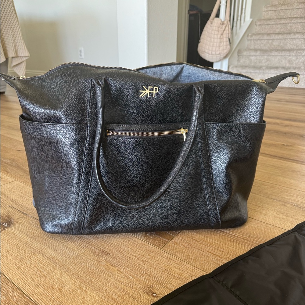 FRESHLY PICKED WEEKENDER BAG